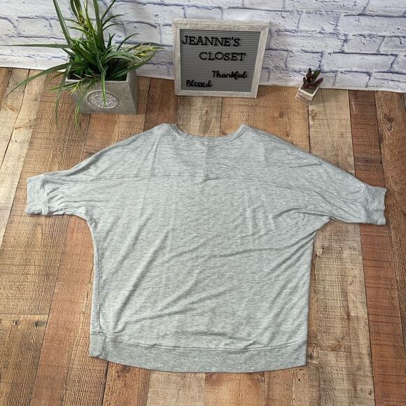 Cabi Center Tee #5554 - Picture 13 of 13